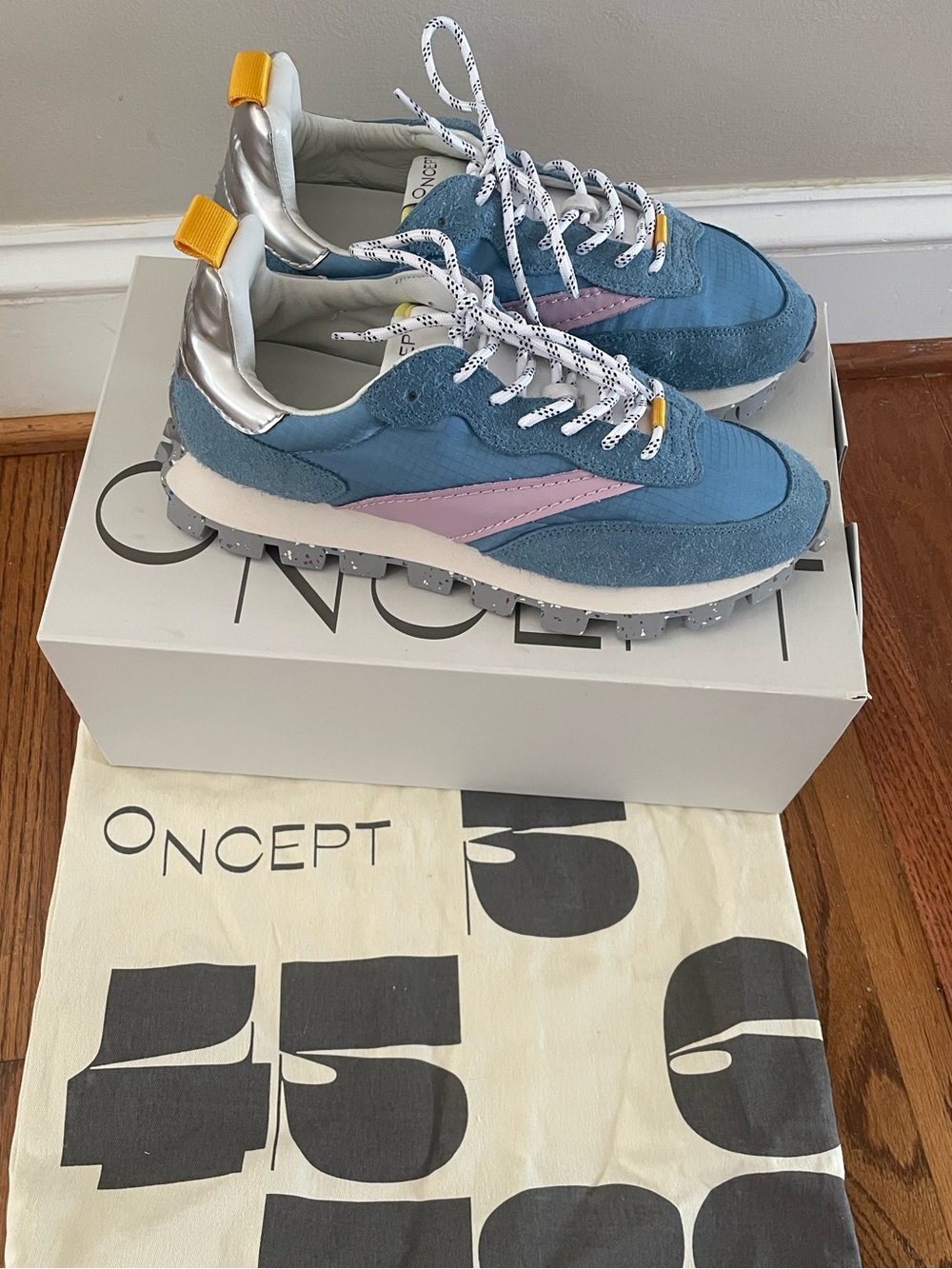 Oncept Osaka Glacier Blue Sneakers Women’s Size 8.5 NEW IN BOX